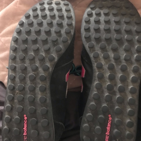 New Balance sneaks - Picture 4 of 6